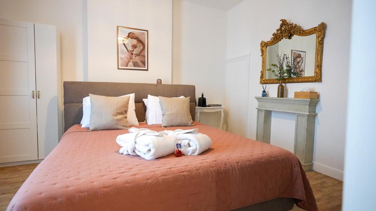 Hotel De Maitre De Vaughan Saint-Josse-ten-Noode Dış mekan fotoğraf