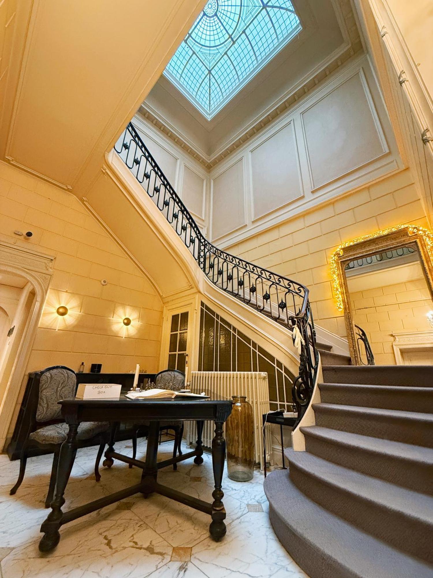Hotel De Maitre De Vaughan Saint-Josse-ten-Noode Dış mekan fotoğraf